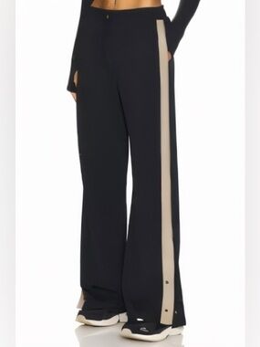 Heroine Sport XL Black Athletic Pants with Beige Tag NWT